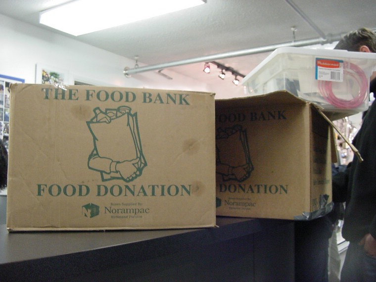 FoodDrive01-023.jpg