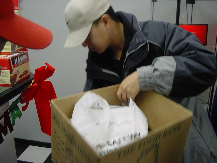 FoodDrive01-030.jpg