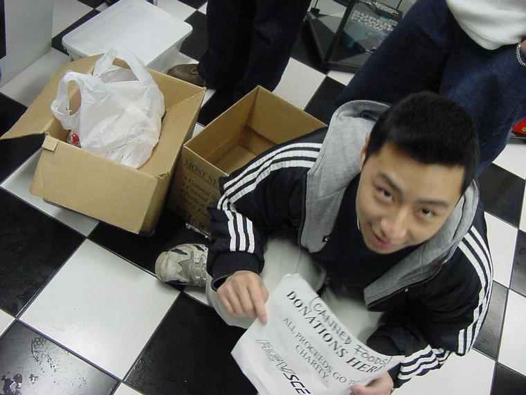 FoodDrive01-031.jpg