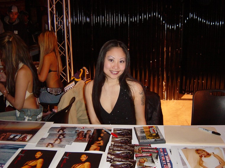 HIN2003-0107.jpg